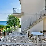 Rustikales Nur 100 Meter Zum Mit Meerblick, Balkon, Terrasse, Klima * Crikvenica