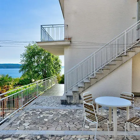 Rustikales Nur 100 Meter Zum Mit Meerblick, Balkon, Terrasse, Klima * Crikvenica