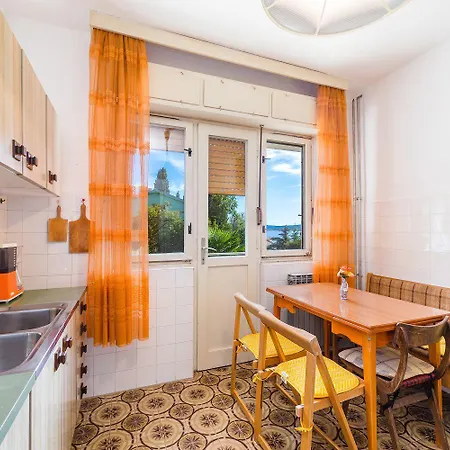 Apartman Rustikales Nur 100 Meter Zum Mit Meerblick, Balkon, Terrasse, Klima *