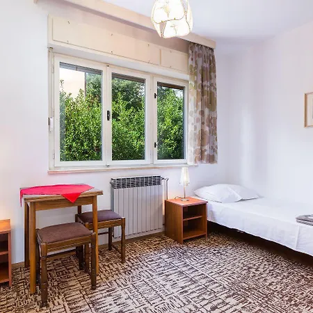 Apartman Rustikales Nur 100 Meter Zum Mit Meerblick, Balkon, Terrasse, Klima
