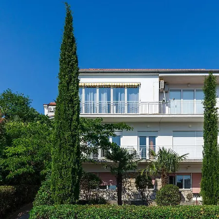 Rustikales Nur 100 Meter Zum Mit Meerblick, Balkon, Terrasse, Klima Crikvenica