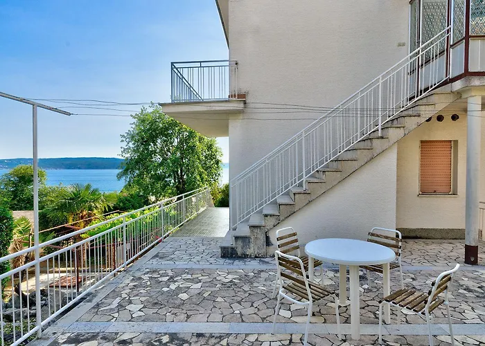Rustikales Nur 100 Meter Zum Mit Meerblick, Balkon, Terrasse, Klima * Crikvenica