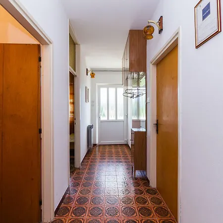 Rustikales Nur 100 Meter Zum Mit Meerblick, Balkon, Terrasse, Klima * Crikvenica