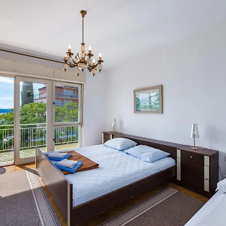 Rustikales Nur 100 Meter Zum Mit Meerblick, Balkon, Terrasse, Klima Apartment Crikvenica