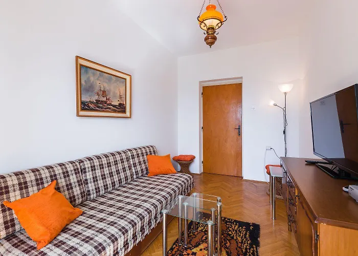 Rustikales Nur 100 Meter Zum Mit Meerblick, Balkon, Terrasse, Klima Apartment Crikvenica