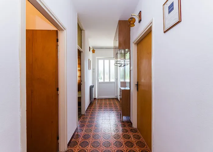 Rustikales Nur 100 Meter Zum Mit Meerblick, Balkon, Terrasse, Klima * Crikvenica