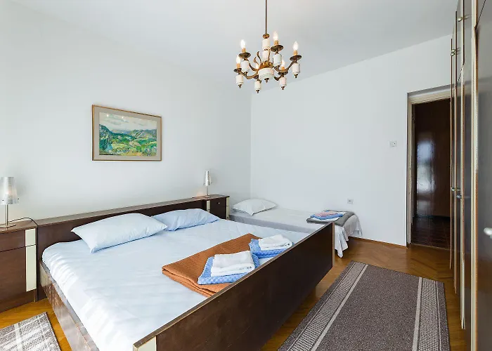 Rustikales Nur 100 Meter Zum Mit Meerblick, Balkon, Terrasse, Klima Crikvenica